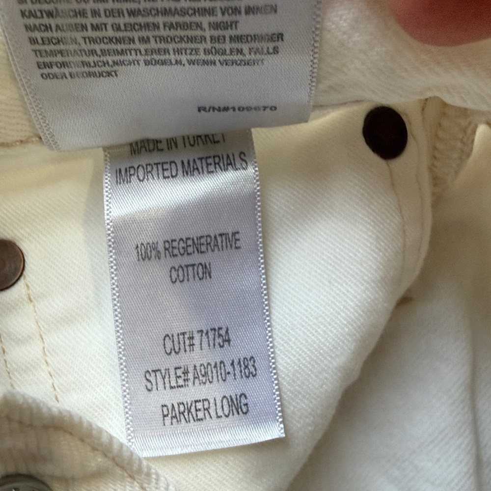 AGOLDE Parker Long Shorts in White sz 26 - Picture 3 of 4